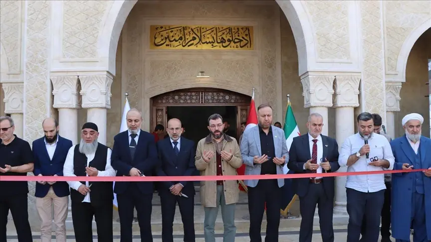 الإغاثة الإنسانية التركية تفتتح مجمعا تعليميا في ريف حلب