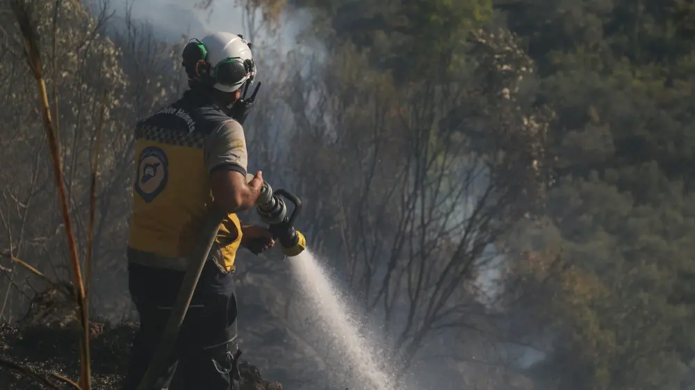 إخماد حريق حراجي في قرية العنازة بريف بانياس