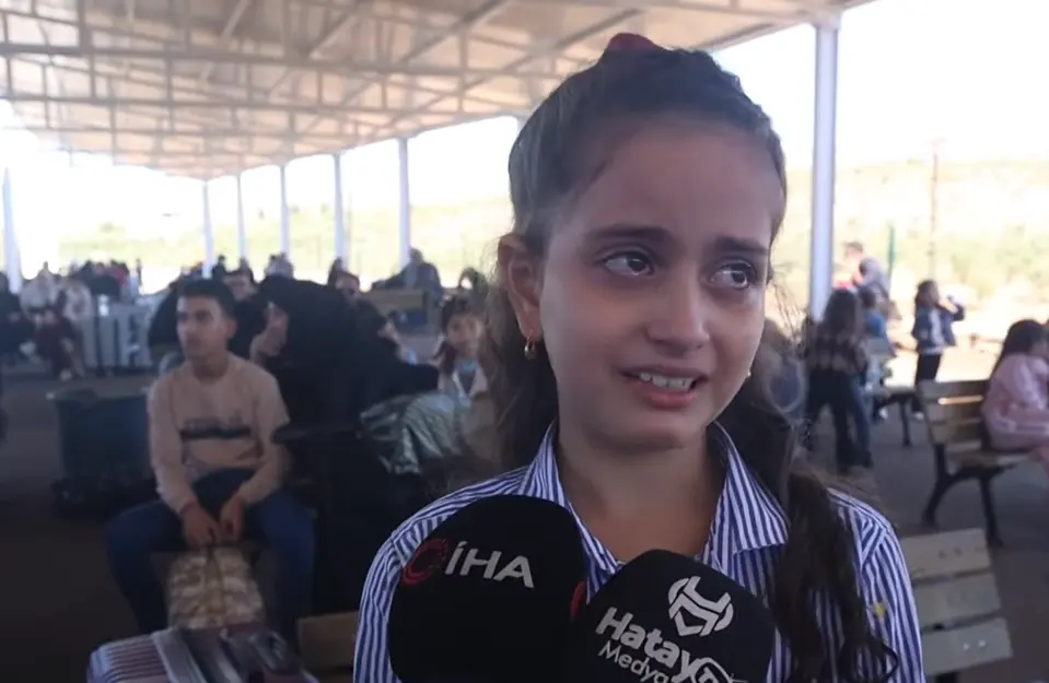 السوريون يواصلون العودة الطوعية من تركيا في أجواء إنسانية مؤثرة