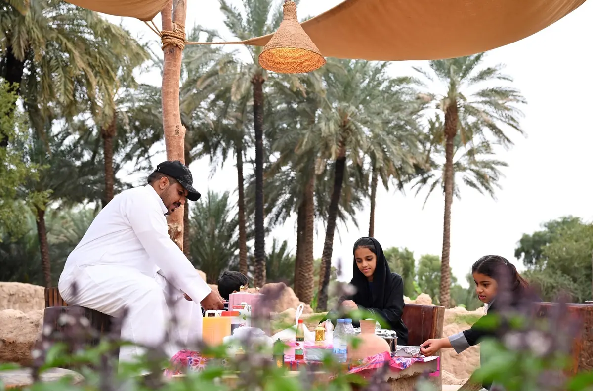 مطاعم عالمية تضيء واحات العلا
