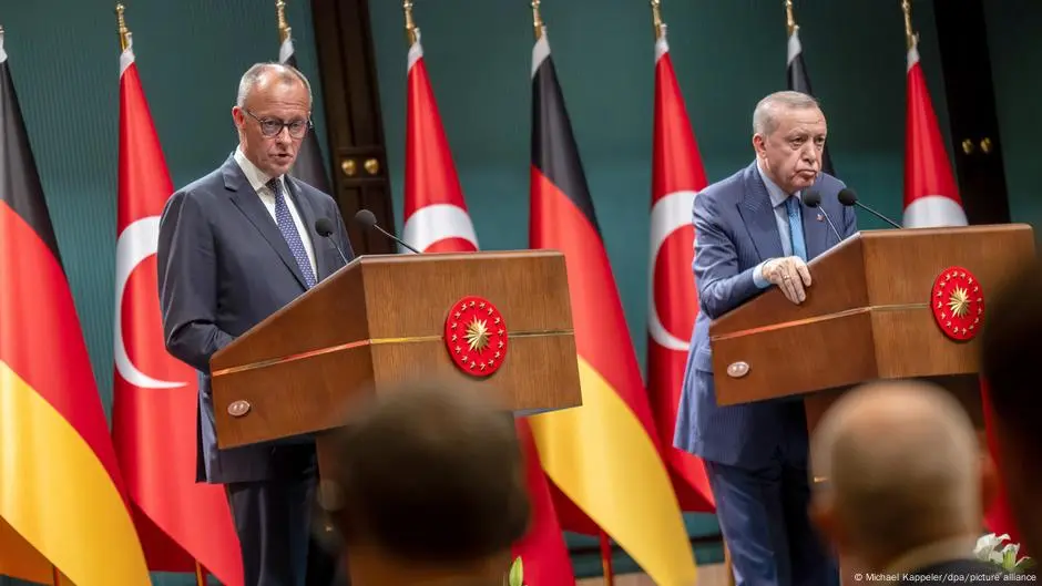 ميرتس ردا على أردوغان: إسرائيل مارست حقها في الدفاع عن النفس