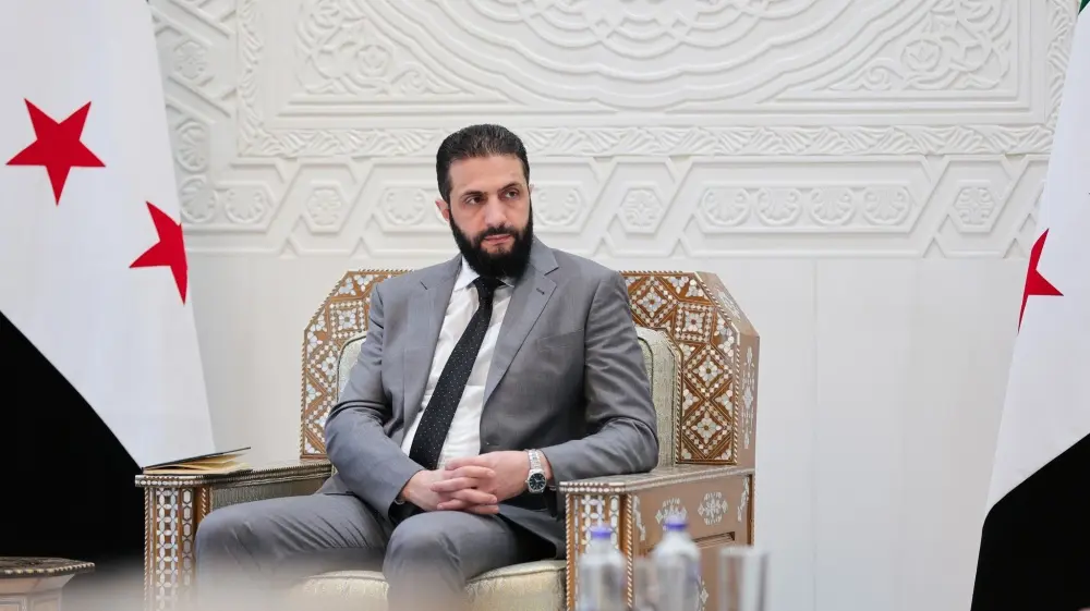 الشرع يحذّر مقربيه من استغلال السلطة ويغلق مكتب شقيقه في دمشق