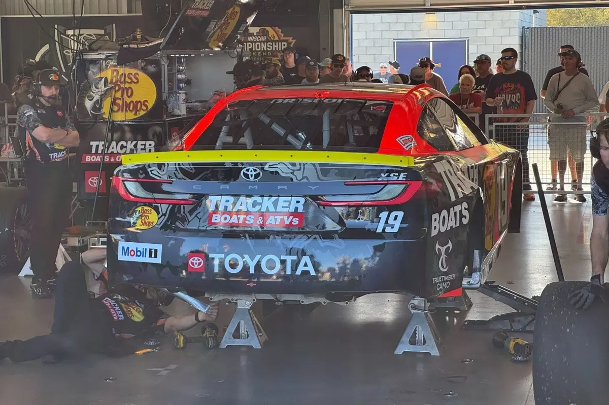 Why are so many NASCAR Cup tires suddenly failing at Phoenix Raceway?