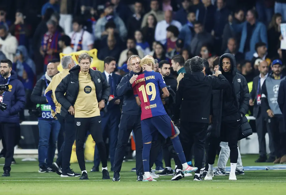 فليك يزف خبرا سارا لجماهير برشلونة بشأن إصابة لامين جمال