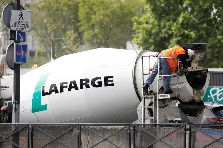 غرامة بـ 1.12 مليار يورو تنتظر “لافارج” الفرنسية بسبب نشاطها السابق في سوريا