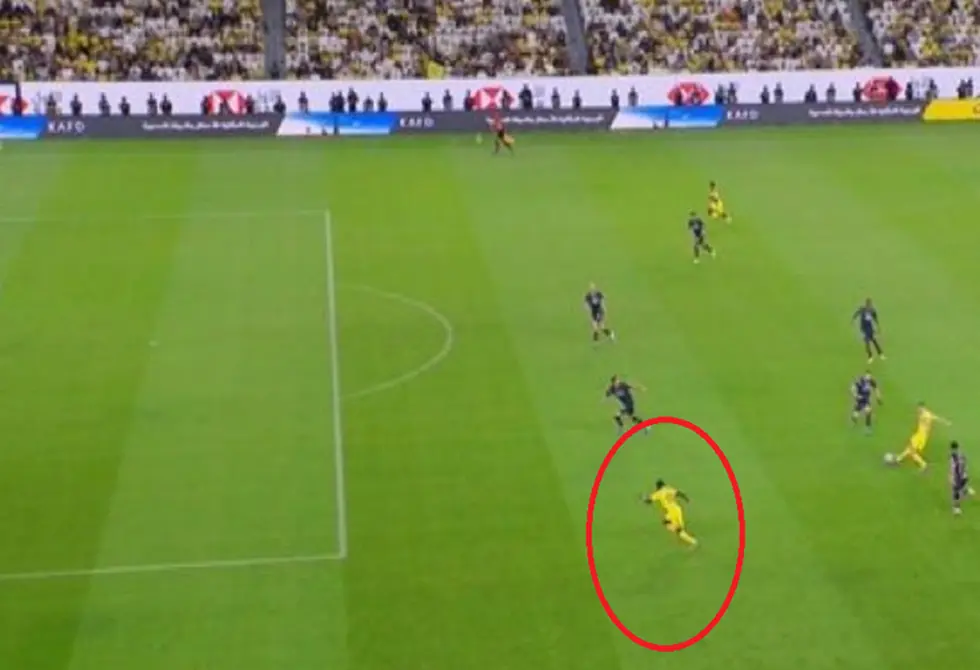 إلغاء هدف للنصر السعودي بسبب وقوع "أذن ماني" في موقف تسلل! (فيديو)