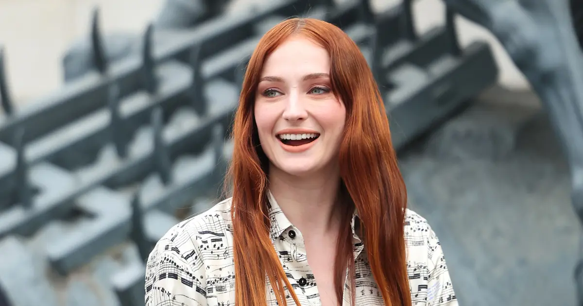 Are Sophie Turner & Chris Martin *Actually* Dating? Here's What We Know