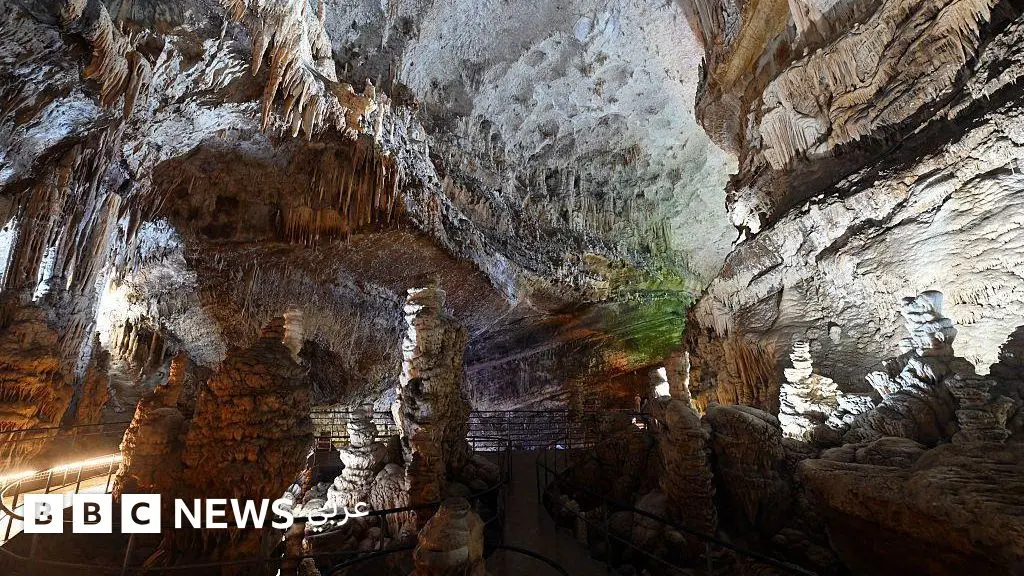 حفل زفاف داخل "مغارة جعيتا" يشعل غضب اللبنانيين: ترف طبقي أم استهتار بمعلم طبيعي؟