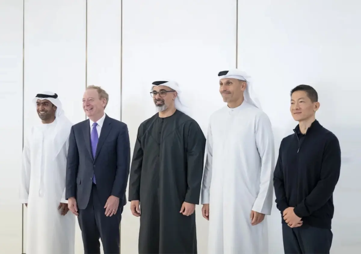 مايكروسوفت تستثمر 15.2 مليار دولار في الإمارات لتعزيز تقنيات الذكاء الاصطناعي