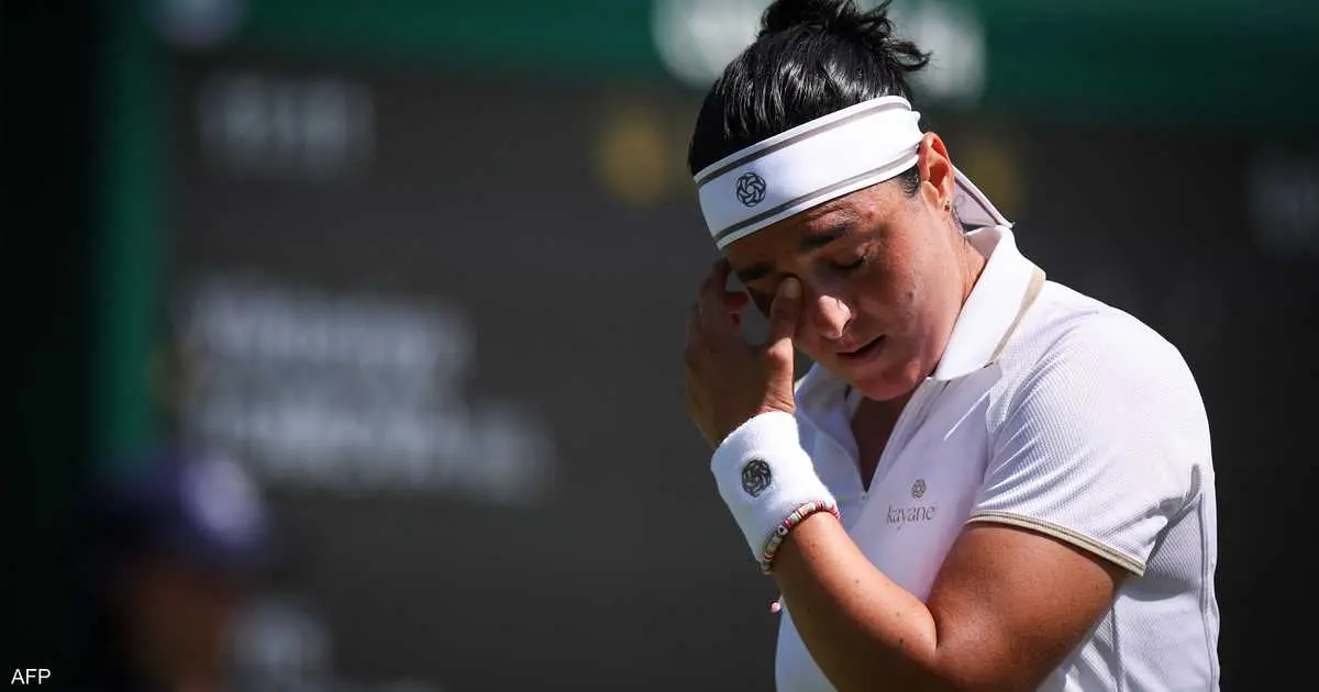 "لم أعد وزيرة السعادة".. أنس جابر تكشف معاناتها من الاكتئاب