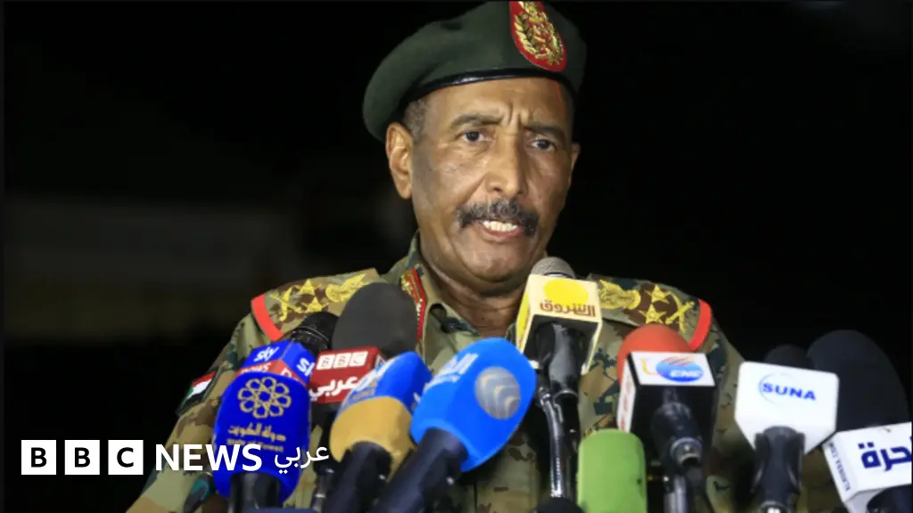 عبدالفتاح البرهان: من هو قائد الجيش السوداني رئيس مجلس السيادة في البلاد؟