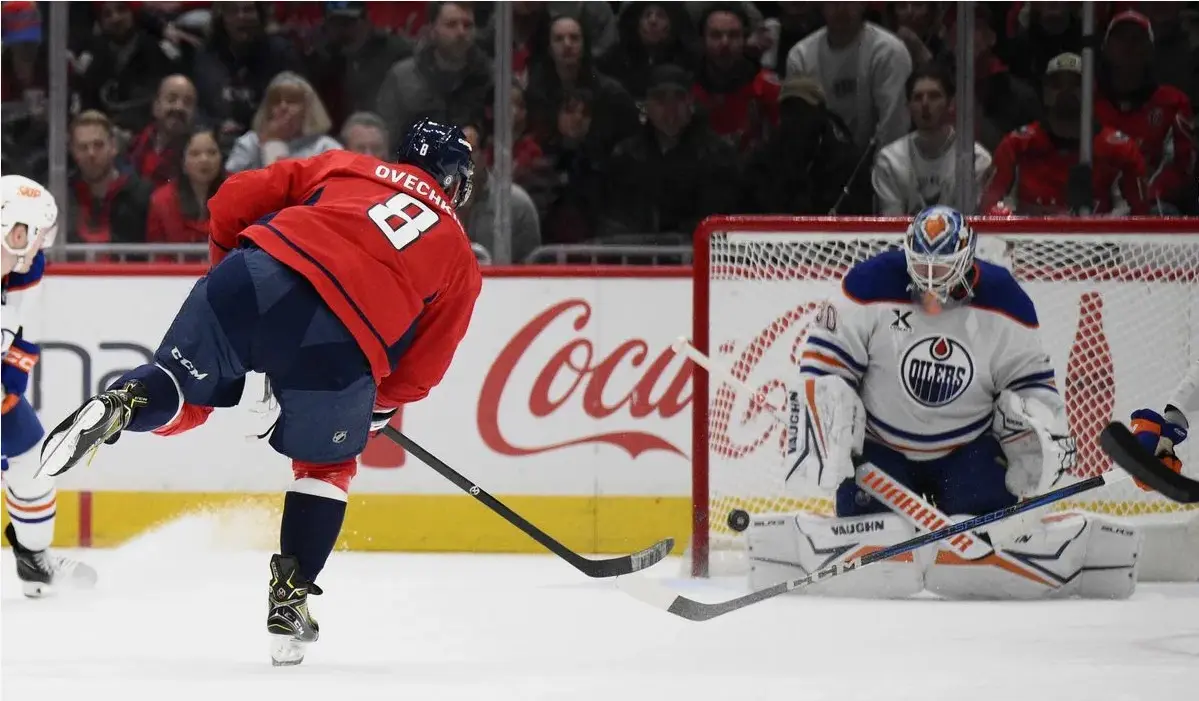 بعد تسجيله الهدف 900.. حادثة غريبة في مباراة أوفيتشكين (فيديو)