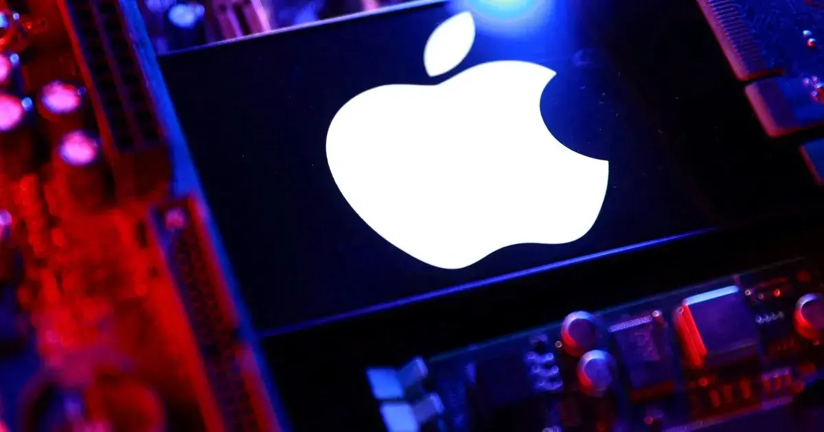 أبل تخطط لاستخدام Gemini من جوجل لتحسين قدرات Siri