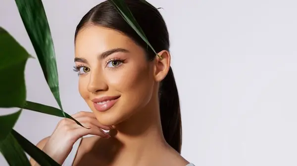 مستحضرات التجميل العضوية.. فوائد تجعلها الخيار الأفضل لبشرتكِ