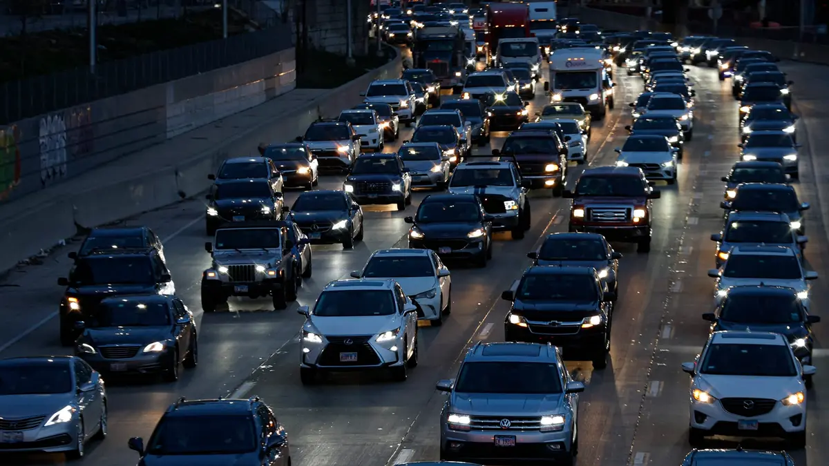 الشارقة الأولى عربيًا.. ترتيب المدن الأكثر ازدحاما بالعالم