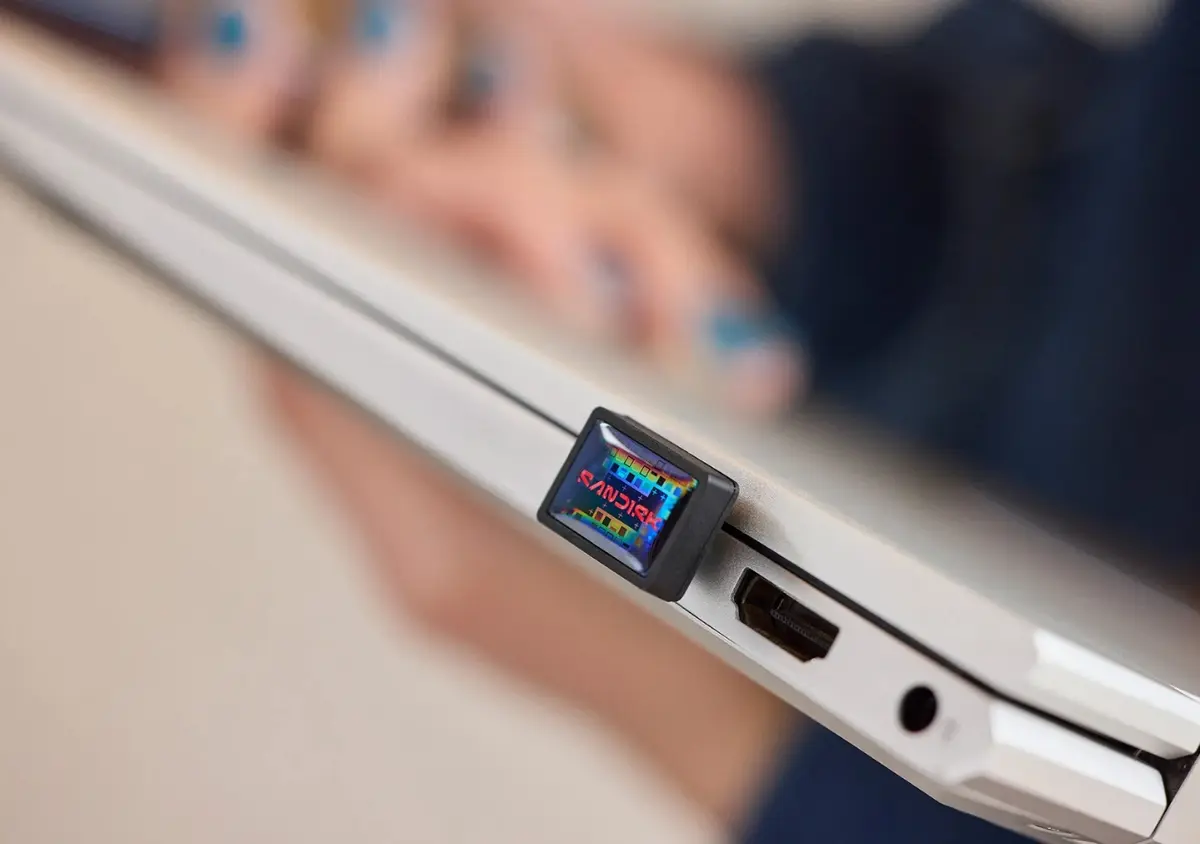 شركة SanDisk تطلق أصغر وحدة تخزين USB-C بسعة 1 تيرابايت تناسب الحاسوب المحمول