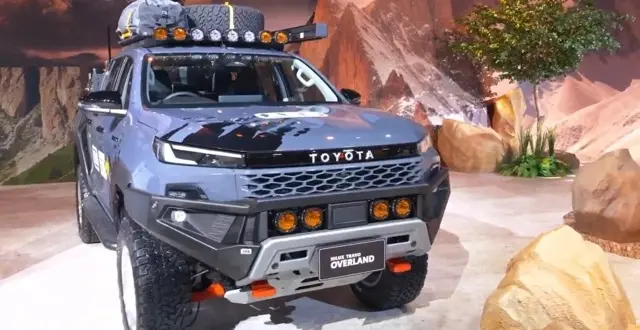 تويوتا هايلكس الجديدة تظهر في تايلاند بعدة نسخ معدلة للطرق الوعرة والرحلات