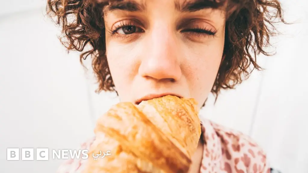 هل يدفعك التوتر لتناول الطعام أكثر؟ إليك الأسباب