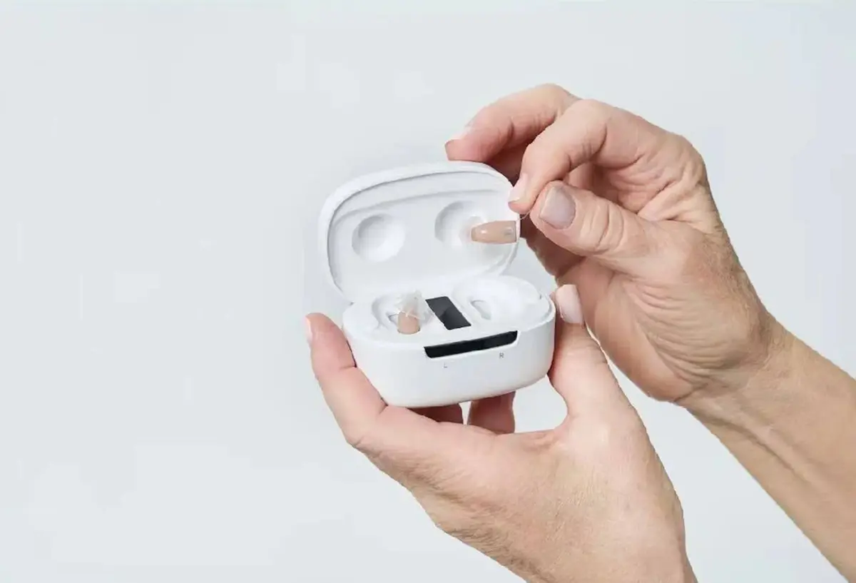 سماعات طبية لاسلكية مطورة لضعاف السمع