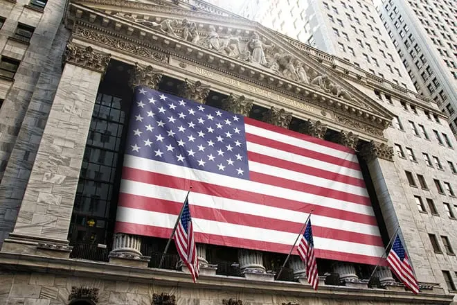 الولايات المتحدة تصنف الأحذية الإندونيسية ملوثة بـ«السيزيوم 137»