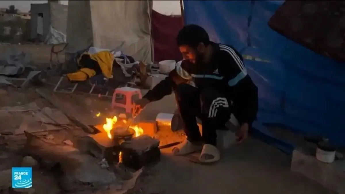 الحياة الصعبة في مخيمات غزة.. لا كهرباء وطعام قليل والشتاء على الأبواب