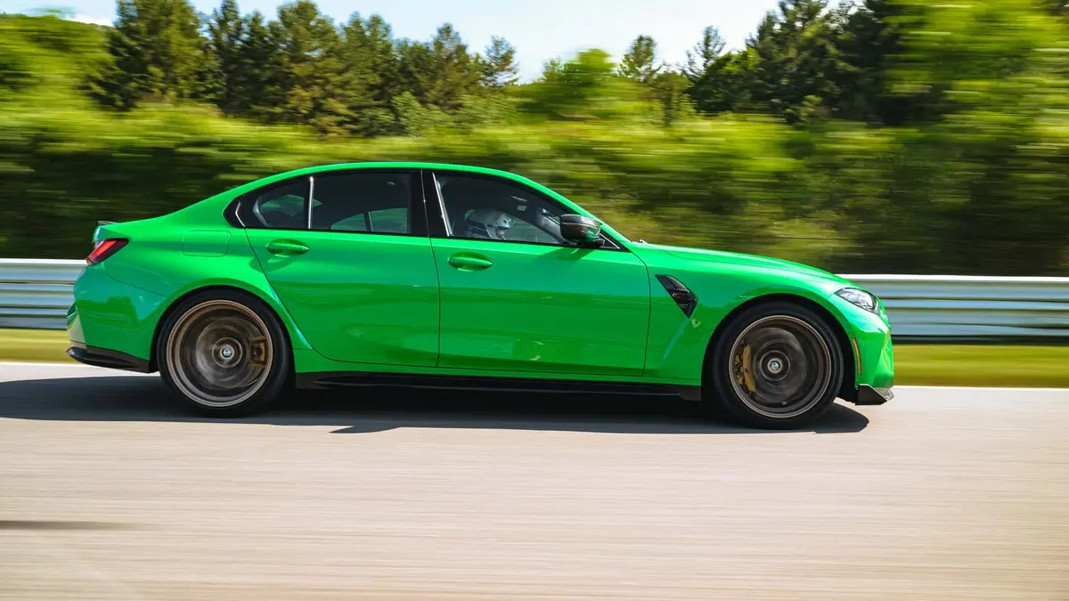 "يمكنك رؤية القوة": بي إم دبليو تشرح سبب غرابة تصميم أبواب M3 الخلفية