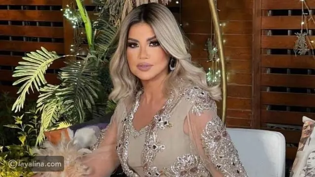 بوسي شلبي بفستان أسود وحمالات غريبة في مهرجان القاهرة 2025
