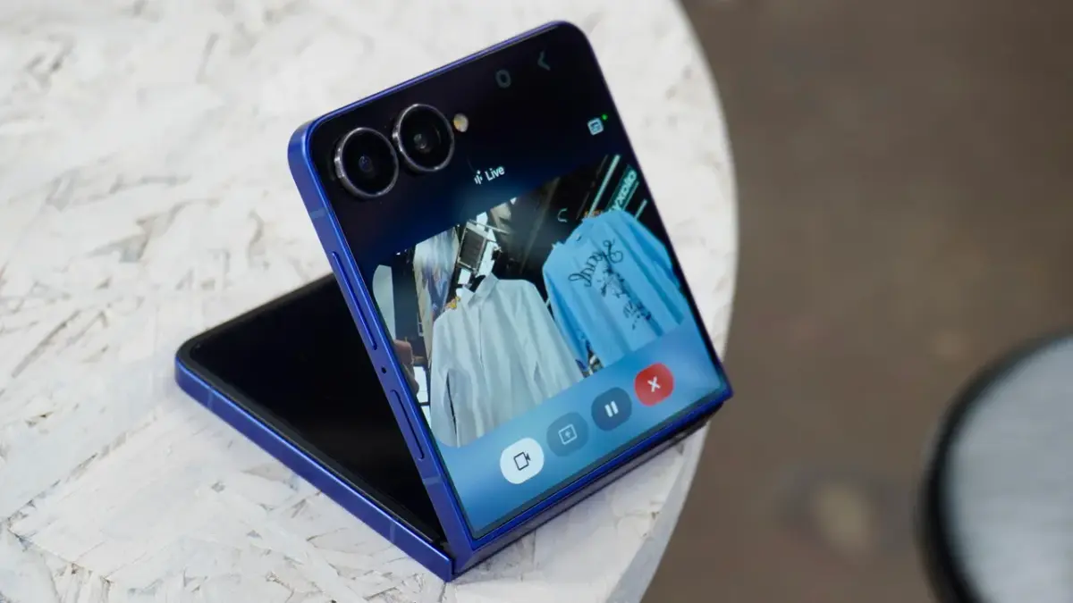 سامسونج تستعد لإطلاق Galaxy Z Flip8 بتصميم أنحف وأخف