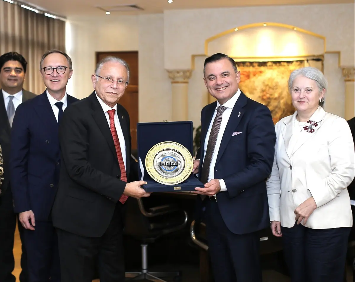 وزير الصحة في «لاتفيا» يشيد بإمكانات «إيبيكو للأدوية» ويؤكد فرص التعاون المشترك