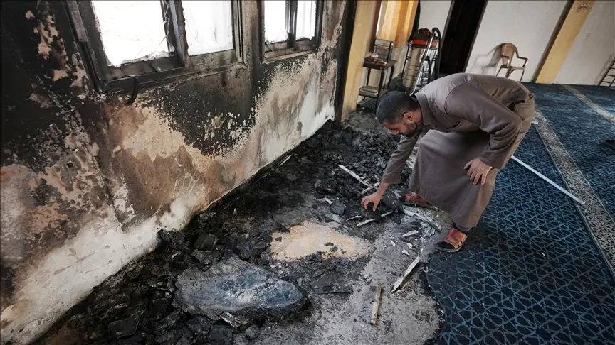 الخارجية الأردنية: إحراق مستوطنين مسجدا بالضفة امتداد لسياسات الحكومة الإسرائيلية المتطرفة