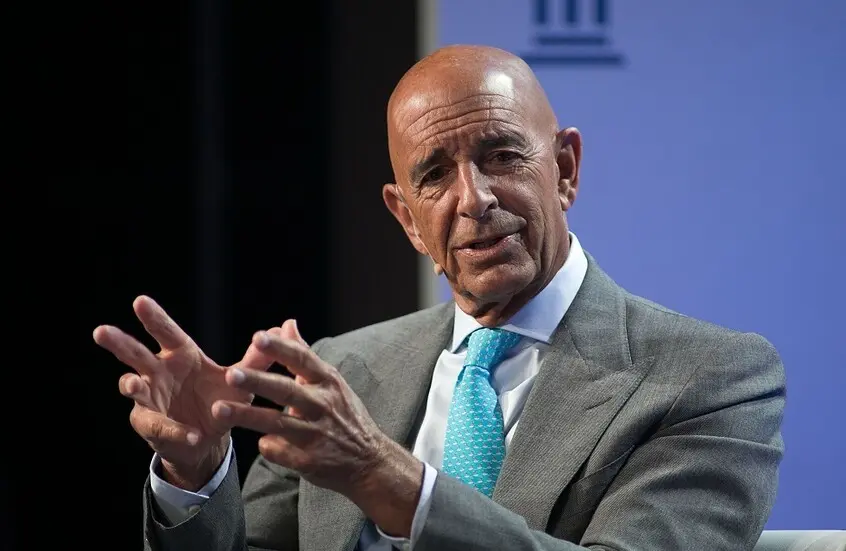 باراك: زيارة الرئيس الشرع إلى واشنطن تمثل تحولاً تاريخياً في العلاقات السورية–الأمريكية