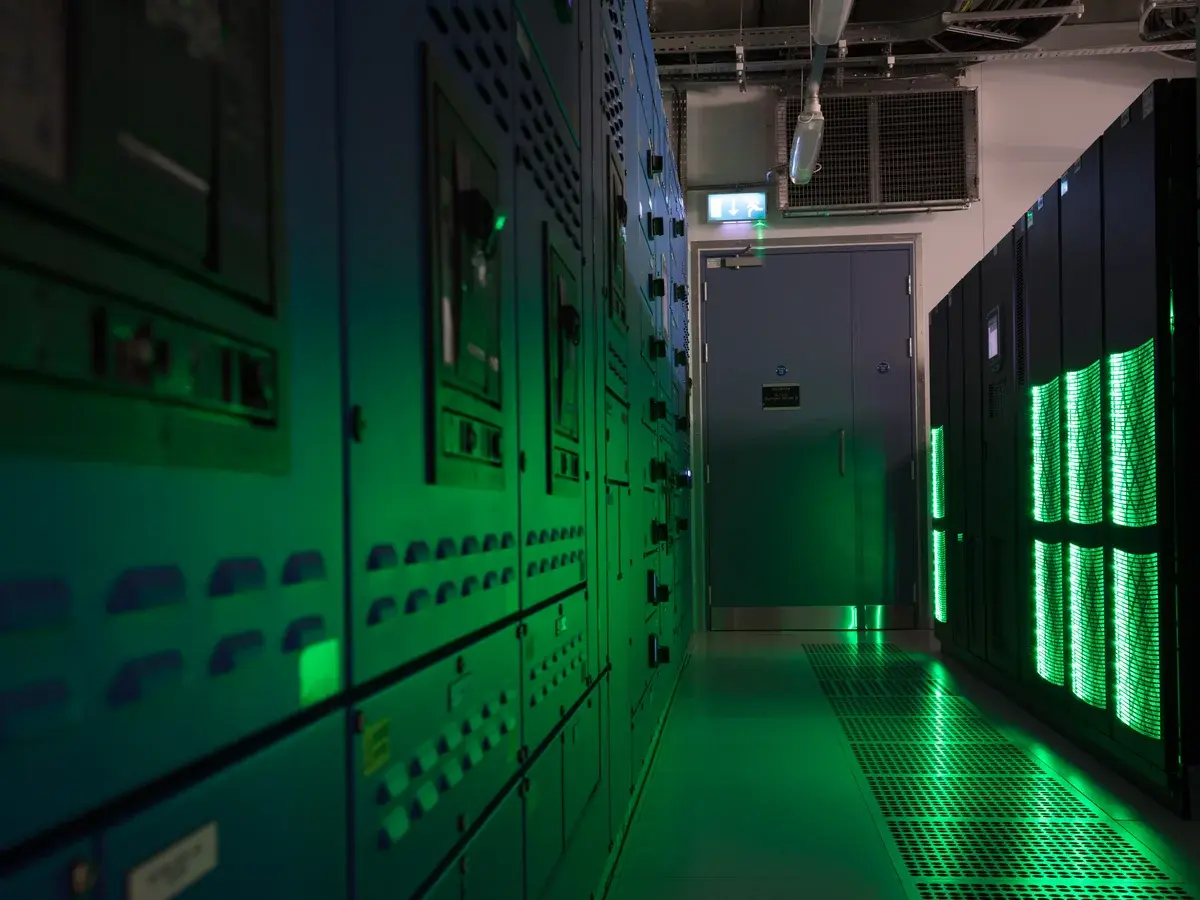 طلب مراكز البيانات والذكاء الاصطناعي المتزايد على الكهرباء يحفز محطات التوليد بالفحم (تقرير) - الطاقة