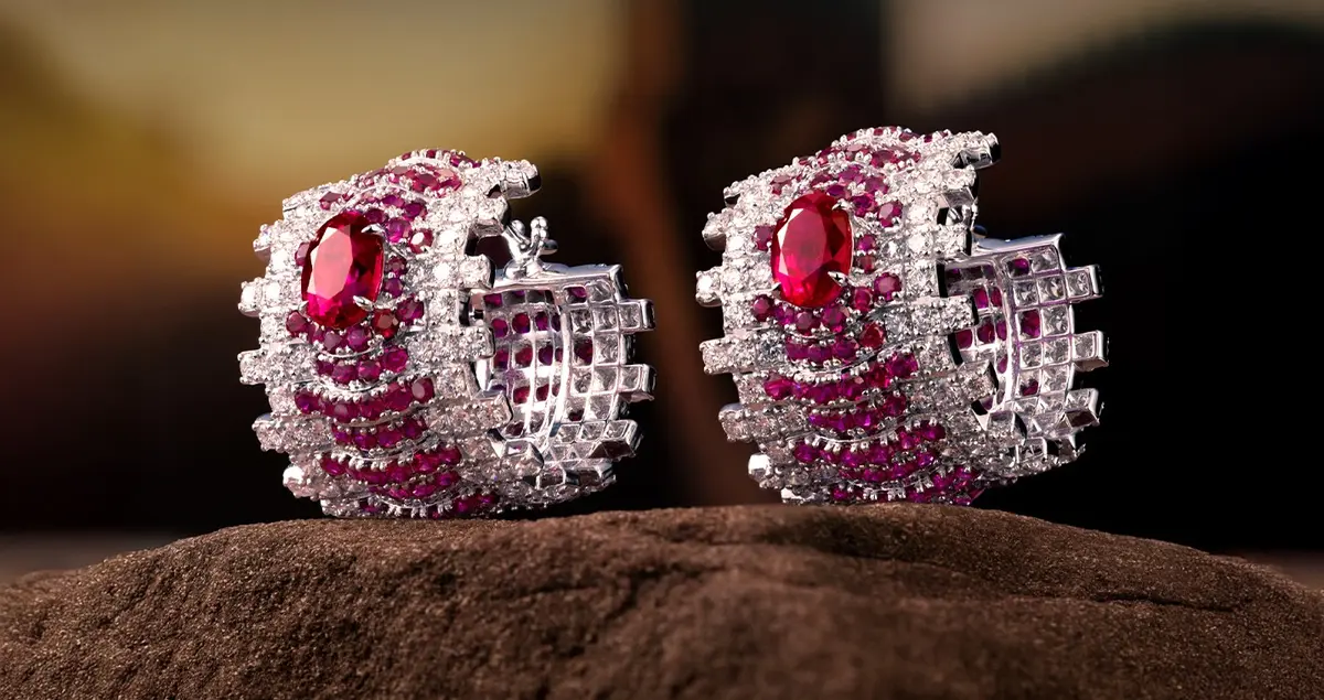 Mouawad تقدّم Illuminated Wonders... مجوهرات تستحضر سحر الضوء الأبدي