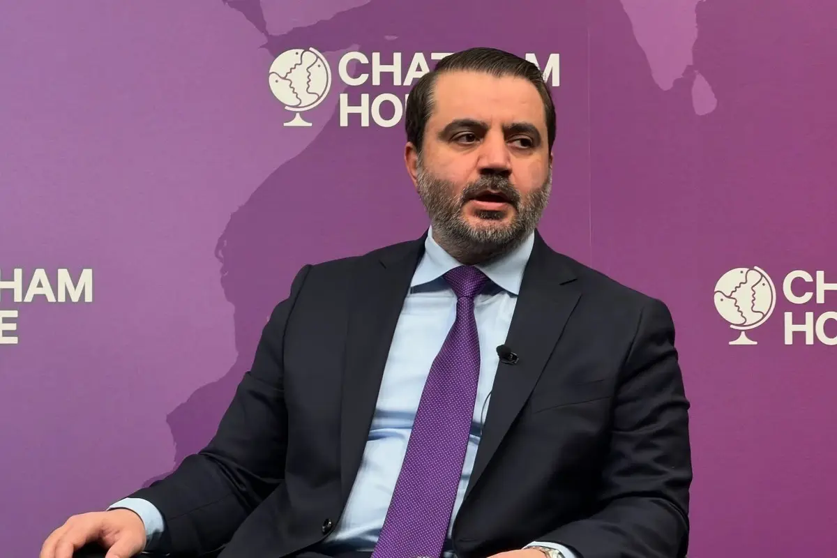 وزير الخارجية: روسيا كانت شريكة للنظام البائد وزادت في معاناة الشعب السوري، ونتعامل معها بـ “براغماتية”