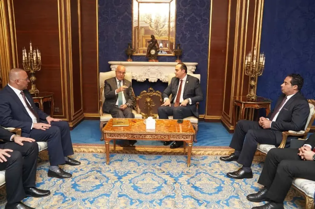 رئيس هيئة الرعاية الصحية يبحث مع وزير الصحة العراقي التعاون في مجالات التغطية الصحية الشاملة