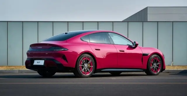 تفكيك فورد لسيارات تيسلا و شاومي يكشف لهم فجوة تقنية ويدفع لاستراتيجية جديدة