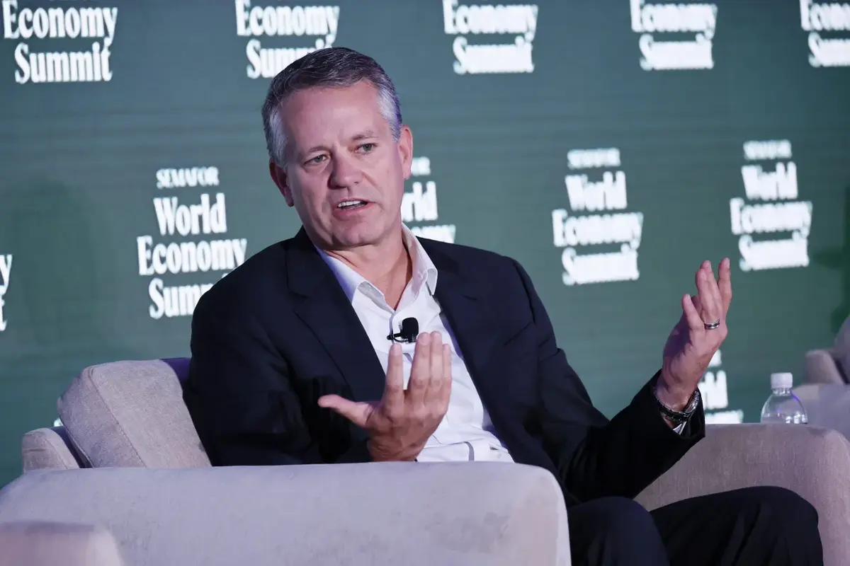 جون فورنر.. من موظف بالساعة إلى قيادة وول مارت