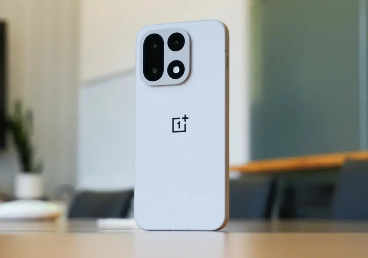 ون بلس 15 يتفوق على Galaxy S25 Ultra بمواصفات رائدة وبطارية هائلة