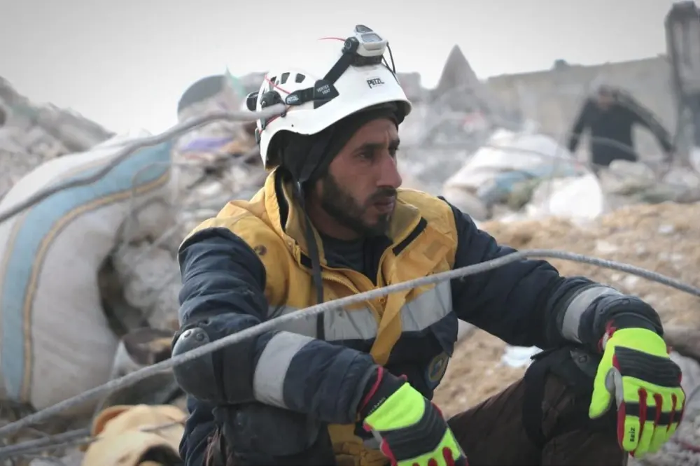 الدفاع المدني السوري يجدد المطالبة بالإفراج عن المتطوع حمزة العمارين