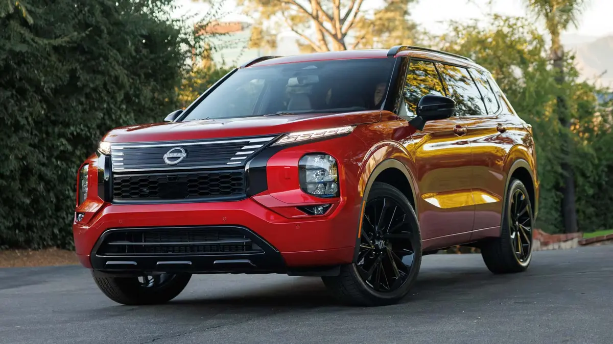 نيسان روج الهجينة القابلة للشحن الجديدة ليست جديدة كليًا