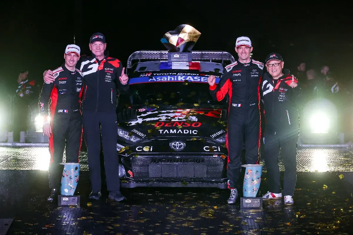فريق تويوتا جازو للسباقات يحقق فوزًا مذهلًا ويحتل المراكز الثلاثة الأولى في رالي اليابان