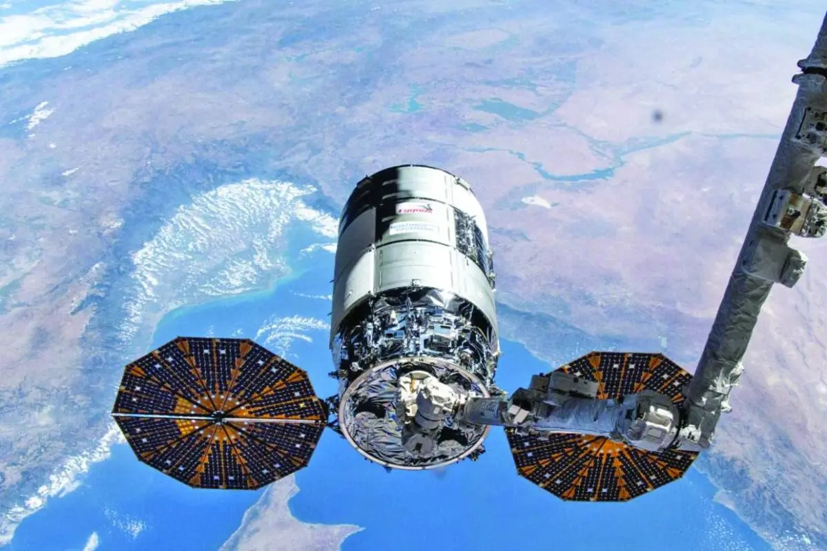 العواصف الشمسية.. خطر متزايد يهدد شبكات الأقمار الاصطناعية