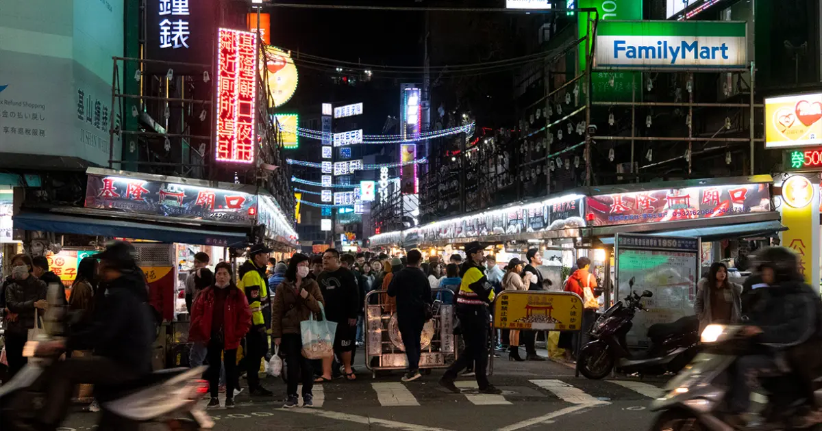 مدينة خالية من القمامة.. لماذا يمكنك التجول في طوكيو دون أن تتسخ جواربك البيضاء؟