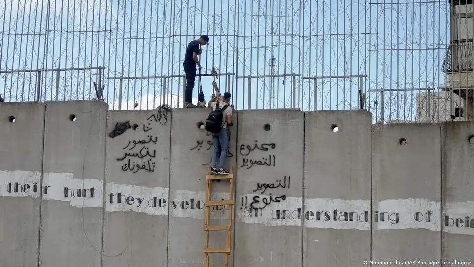 هل الجدران بين الإسرائيليين والفلسطينيين أبدية؟