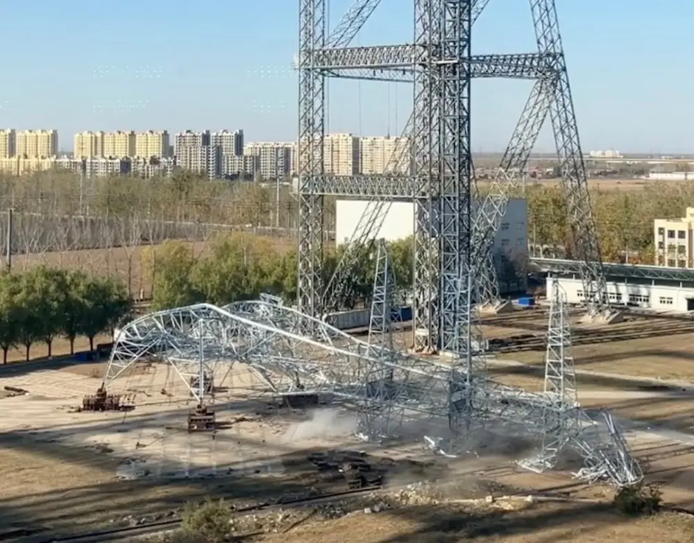 شركة تحتفل بانهيار برج نقل كهرباء.. ما القصة؟ (فيديو) - الطاقة