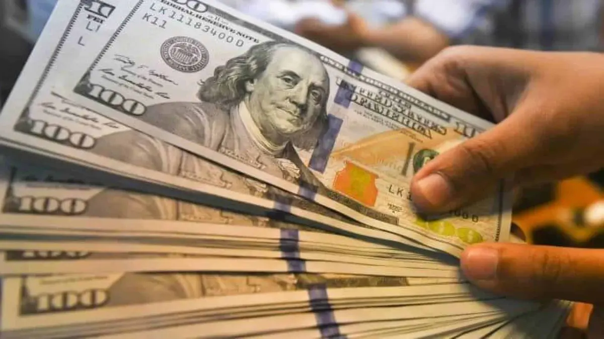 ارتفاع الدولار مع ترقب المستثمرين للبيانات الأمريكية