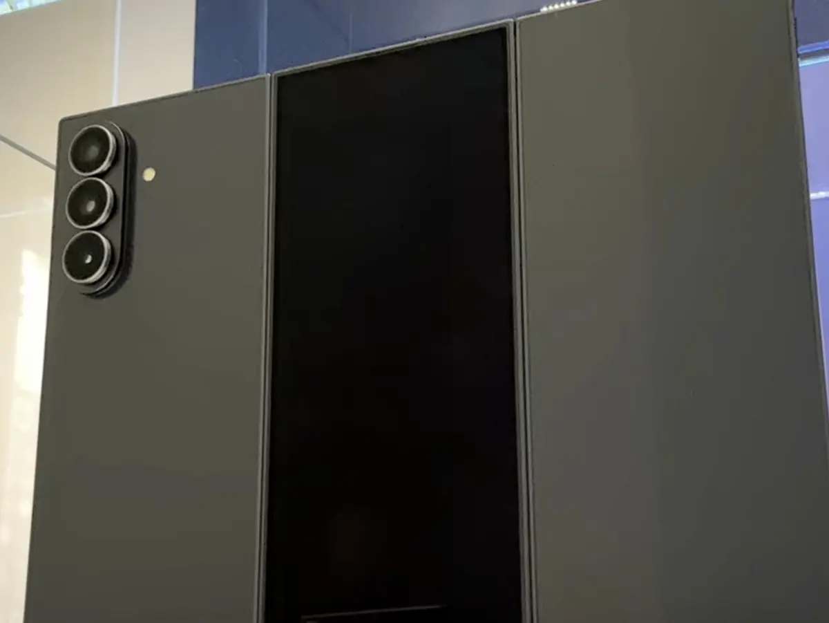 شائعات: هاتف سامسونج ثلاثي الطي سيأتي بسمك 14 ملم وإطلاق قريب في آسيا