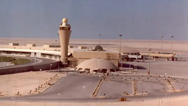 معرض «المغادرون» يضيء مطار زايد الدولي