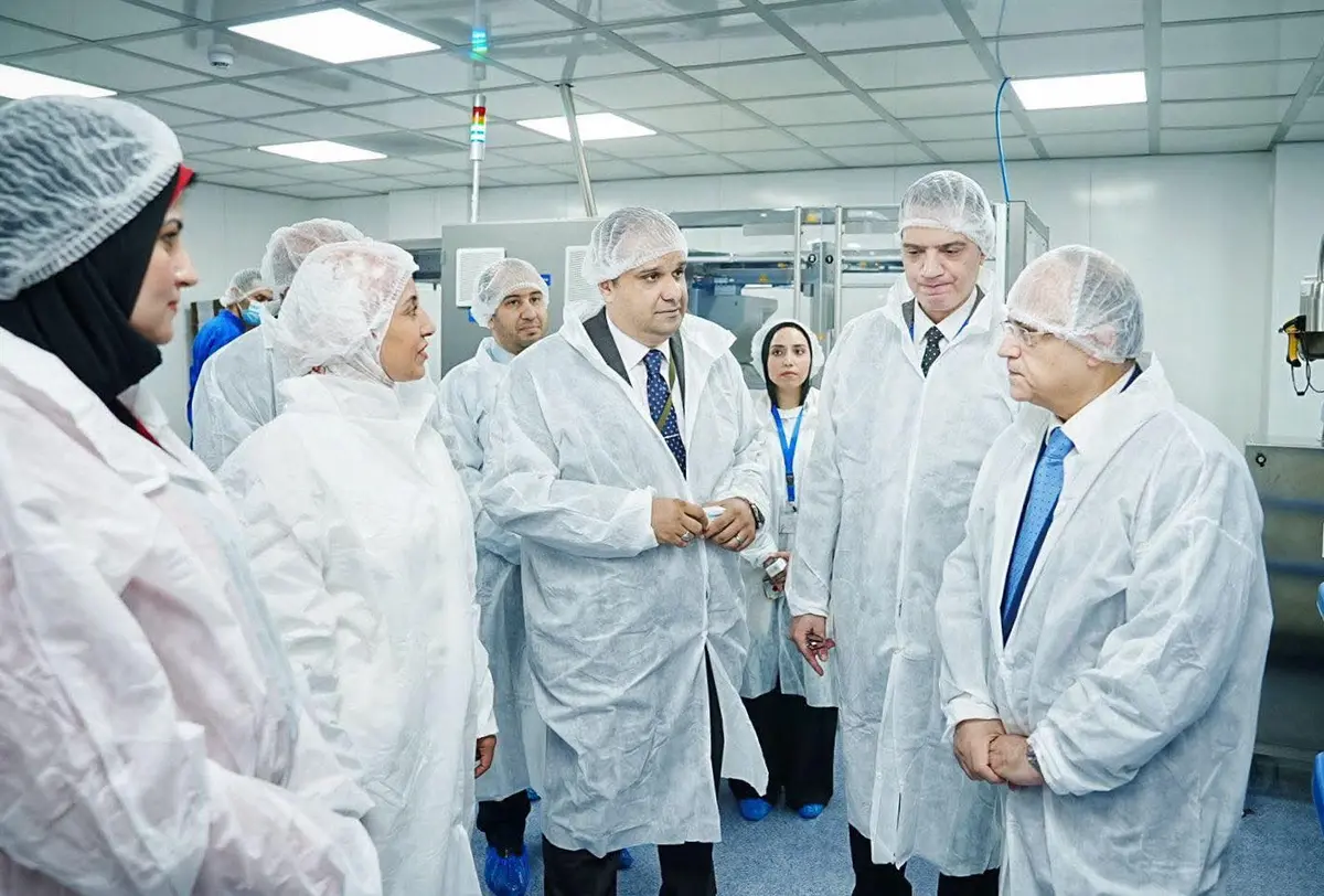 رئيس هيئة الدواء يتفقد مصنع أوركيديا استعدادًا لتطبيق منظومة التتبع الدوائي