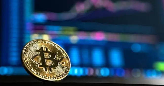 تراجع البيتكوين دون مستوى 90 ألف دولار للمرة الأولى في 7 أشهر